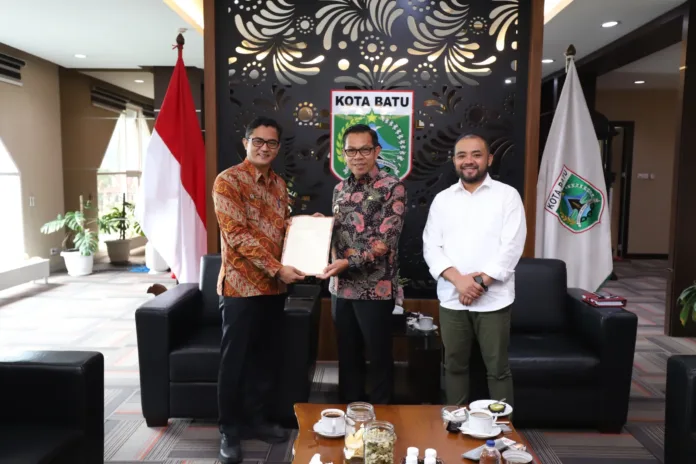 BPN Serahkan 6 Sertifkat Aset Redistribusi Tanah