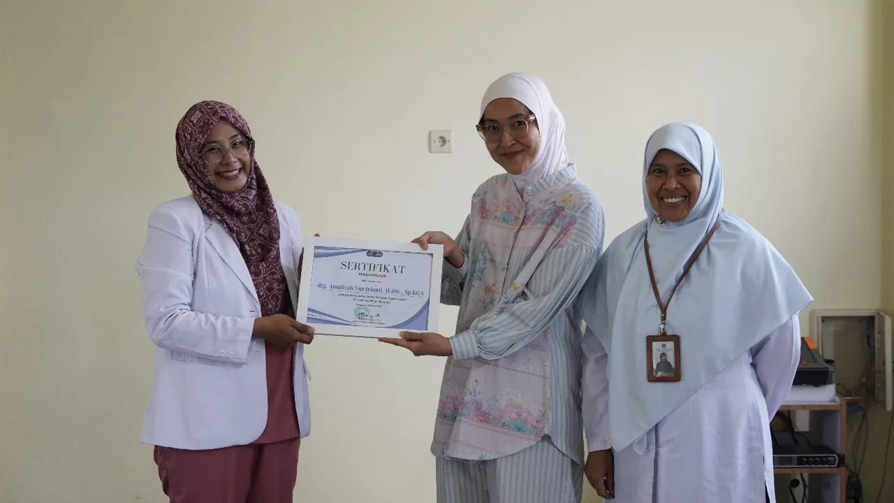 Teacher Guide TK Islam Sabilillah Malang 2, Serunya Belajar Bersama Dokter Gigi