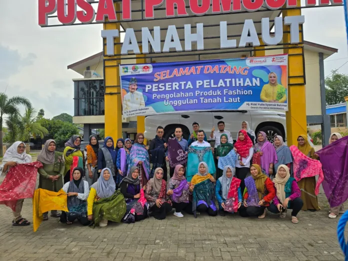 Dosen dan Mahasiswa Desain Mode UM Hadirkan Inovasi Trapunto Quilting pada Kain Sasirangan, Satukan Tradisi dan Tren Urban