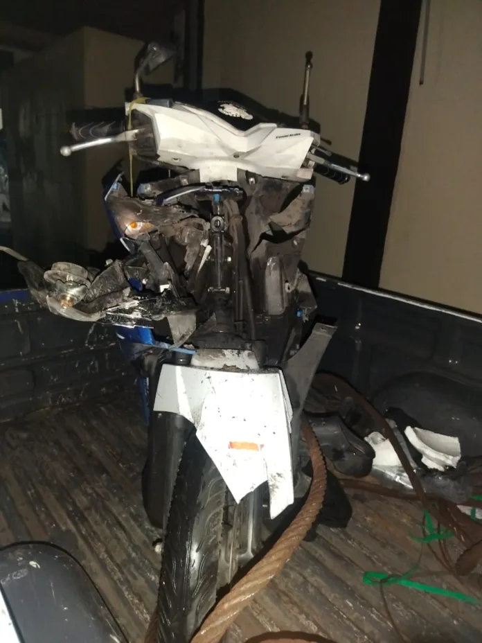 Kurang Hati-hati, Pemotor Tewas Tabrak Mobil Mogok di Gempol