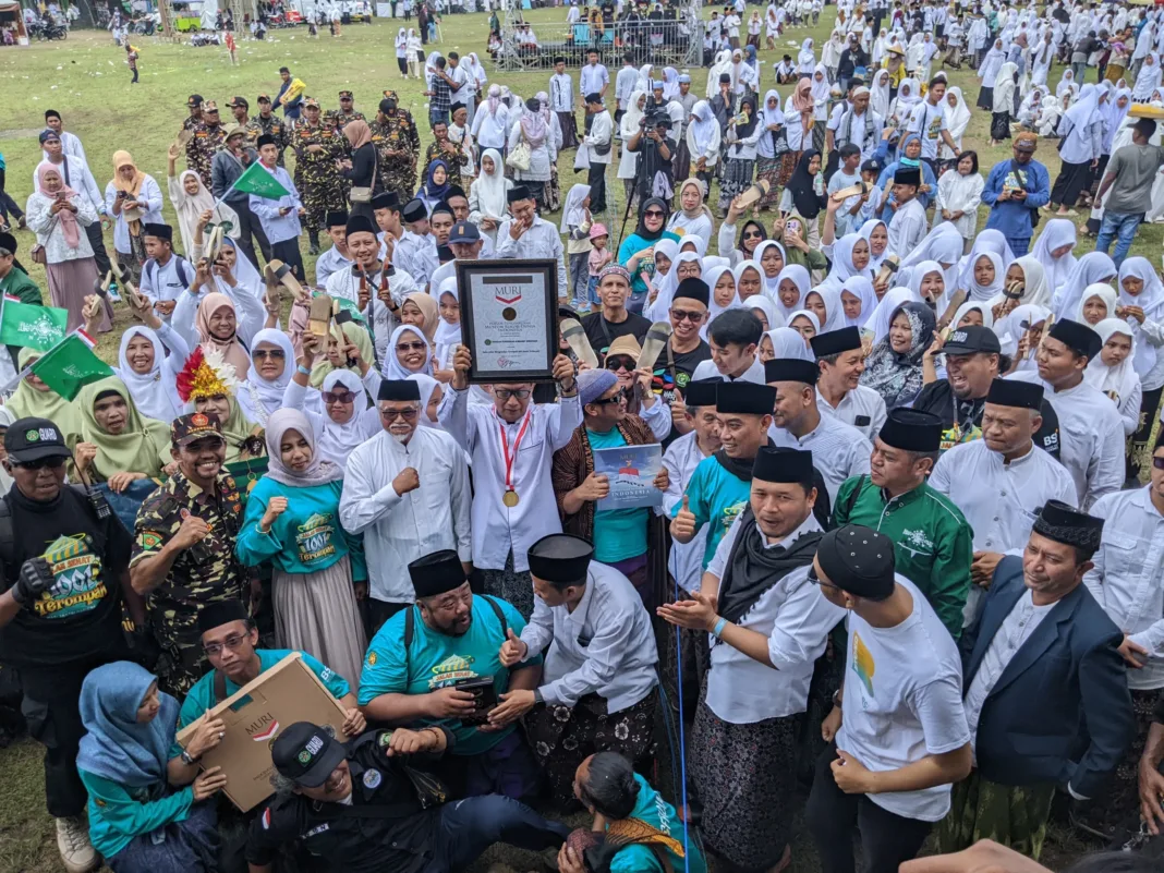 YP Almaarif Singosari Cetak Rekor MURI