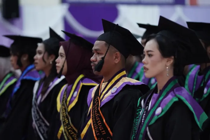 Terampil Teknologi AI Lulusan UNITRI Siap Hadapi Tantangan Global