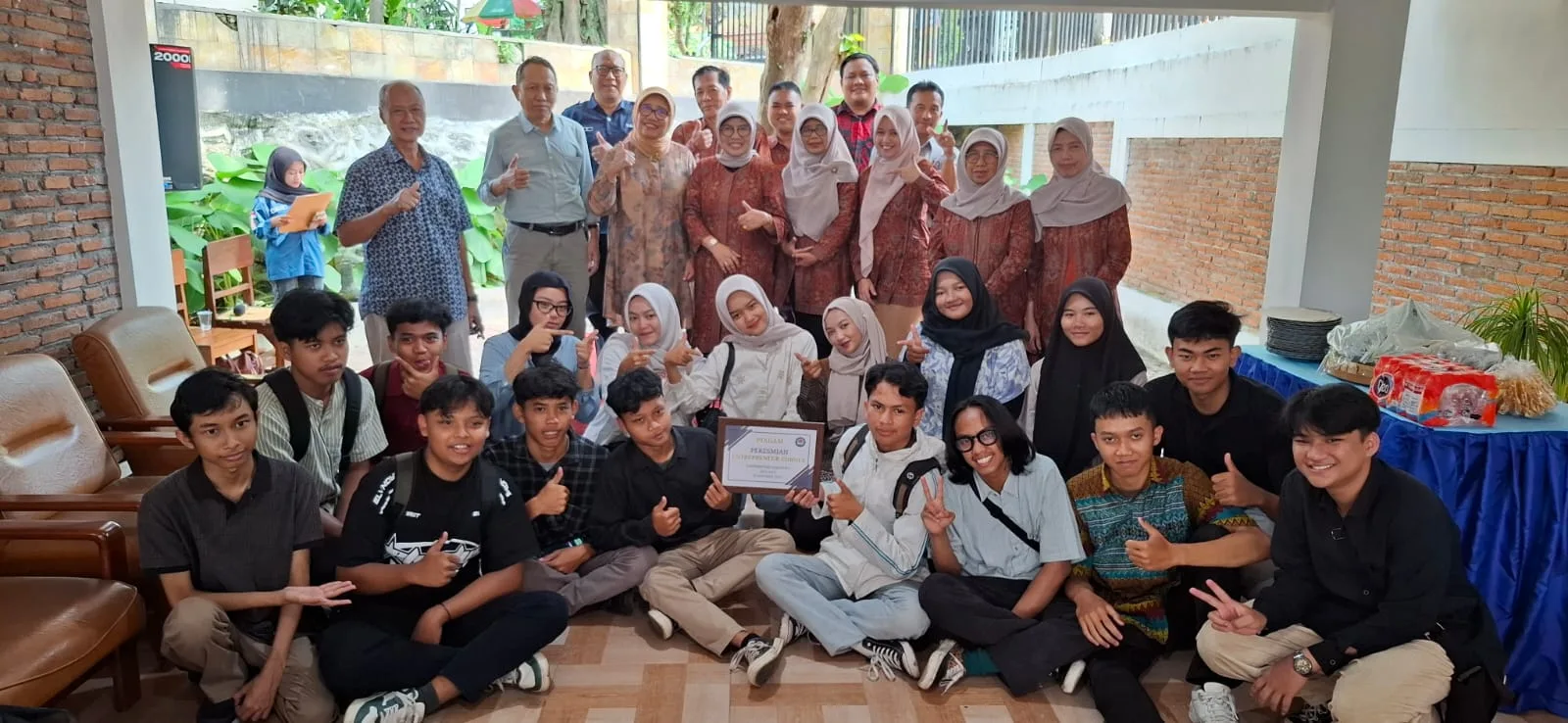 Dukung Kompetensi Mahasiswa, Uniga Resmikan Entrepreneur Corner