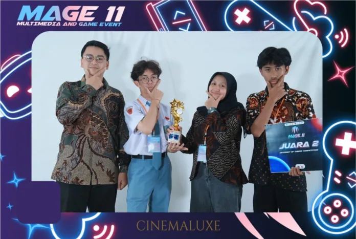 Raih Juara 2 di MAGE 11 ITS, Siswa MAN Kota Batu Ciptakan “Cermin Pintar” Pendeteksi Seragam