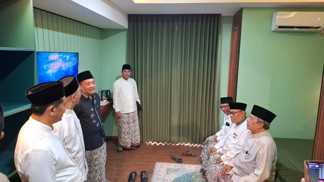 Grand Unisma Stay Sekelas Hotel Berbintang Grand Unisma Stay Sekelas Hotel