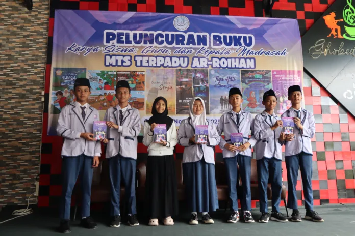 MTs Terpadu Ar Roihan Lawang Luncurkan 7 Buku, Perkuat Budaya Literasi di Madrasah