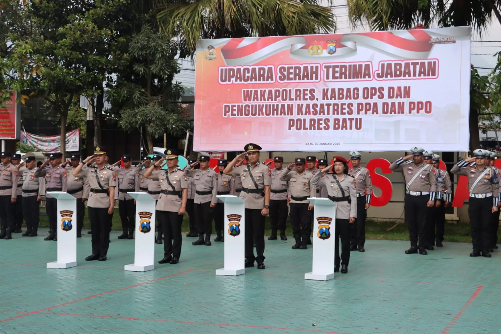 Sertijab Pejabat Utama Polres Batu; Kapolres Tekankan Profesionalisme dan Peningkatan Kinerja Sertijab,Polres Batu