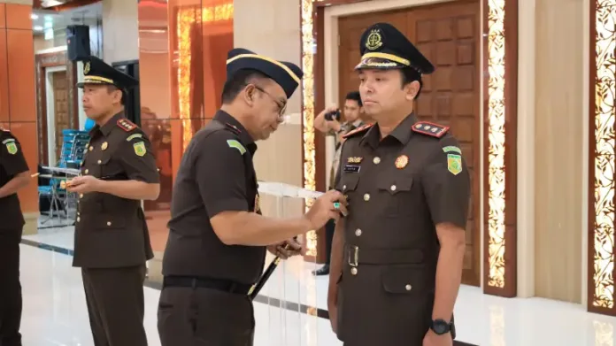 Resmi, Arya Wicaksana Jabat Kajari Batu