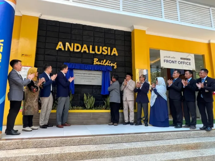 Thursina IIBS Resmi Menjadi ‘Samsung Digital Lighthouse School