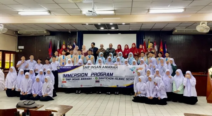 Immersion Program SMP Insan Amanah, Asiknya Belajar Kontekstual, Siswa Belajar Bahasa Dan Budaya Lintas Negara