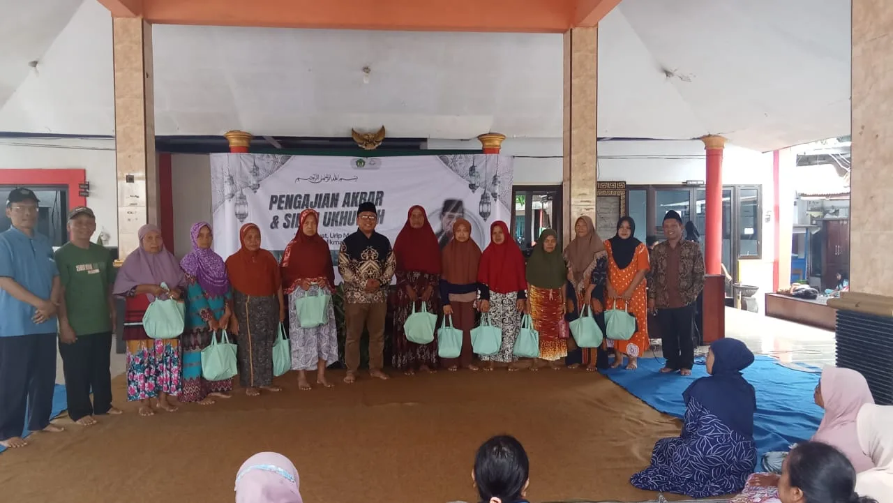 MAN 2 Kota Malang ; Gandeng Alumni Beri Layanan Kesehatan Gratis Warga Desa Sutojayan