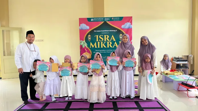 Isra Mikraj di TK Islam Sabilillah Malang 2 ; Ajarkan Anak Hikmah Salat Lewat Penampilan Drama