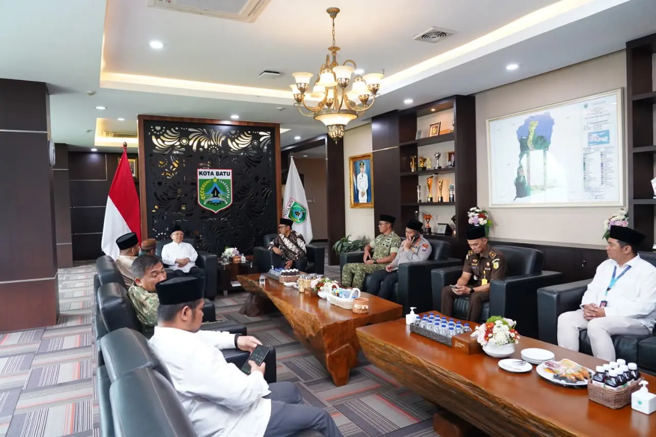 Forkopimda Kota Batu Sambut Kadatangan Wakil Presiden ke-13 KH. Ma’ruf Amin di Balai Kota Among Tani Forkopimda Kota Batu,Wakil Presiden