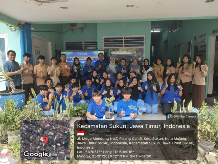 Manfaatkan Lahan Kosong SMK Tumapel Gabung Program SIKAP