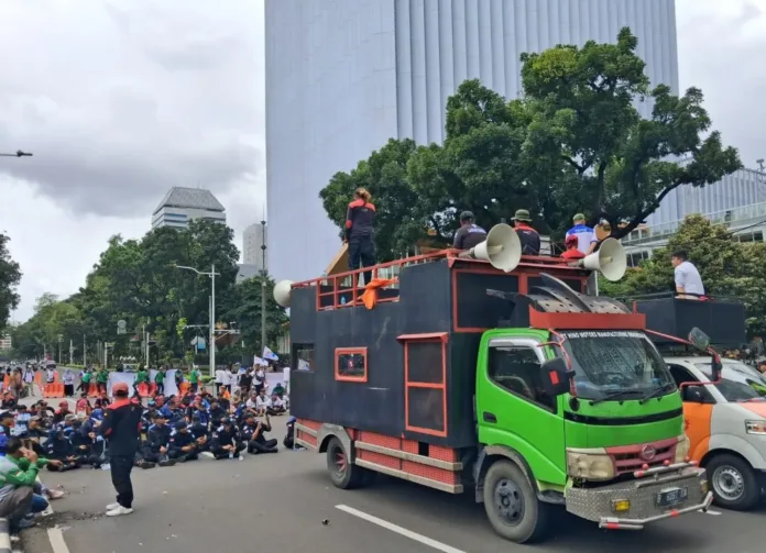 Ratusan Buruh PT PAKERIN Gelar Aksi 11 Hari di Jakarta, Tuntut Negara Hadir Ratusan Buruh PT PAKERIN Gelar Aksi 11 Hari di Jakarta, Tuntut Negara Hadir