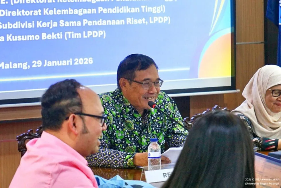 Rektor UM Prof. Dr. Hariyono, M.Pd., (dua dari kiri) dalam sambutannya menegaskan komitmen UM untuk terus berbenah dalam memperkuat ekosistem internasional kampus