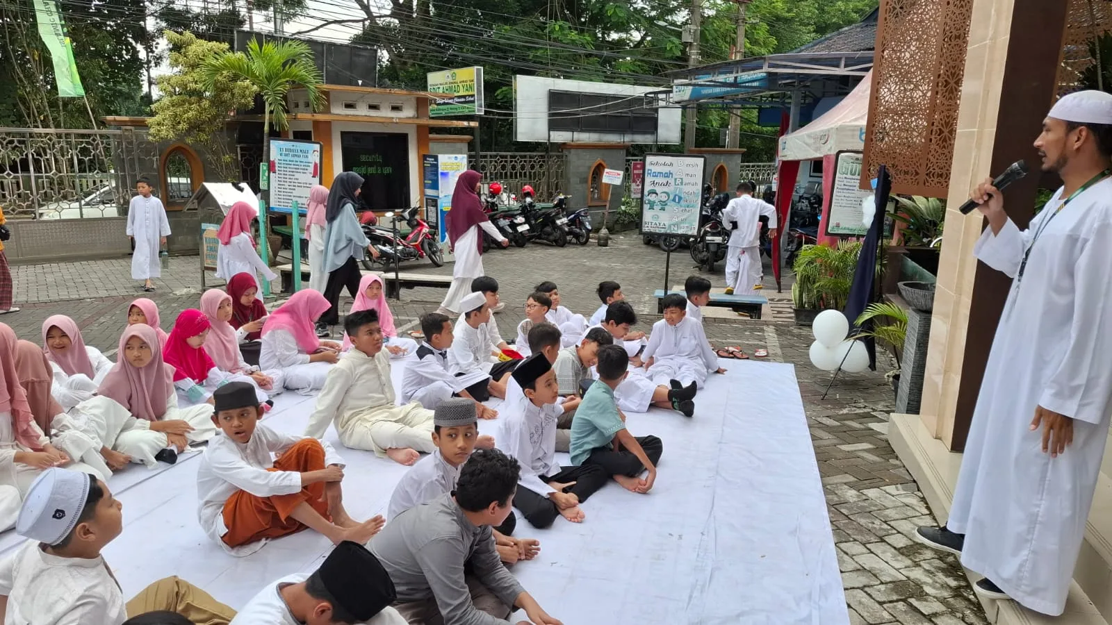 Peringatan Isra Mikraj di SDIT Ahmad Yani Malang ; Siswa Petik Hikmah Di "Sidratul Muntaha" Isra Mikraj,SDIT Ahmad Yani Malang