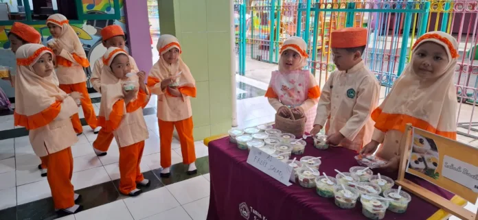 TK Islam Sabilillah Malang 1, Siswa Belajar Kolaborasi Lewat Kreasi Plating