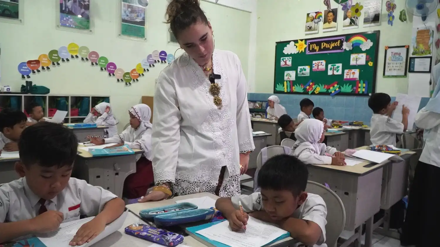 Volunteer Prancis,Bahasa Inggris,Sekolah Sabilillah
