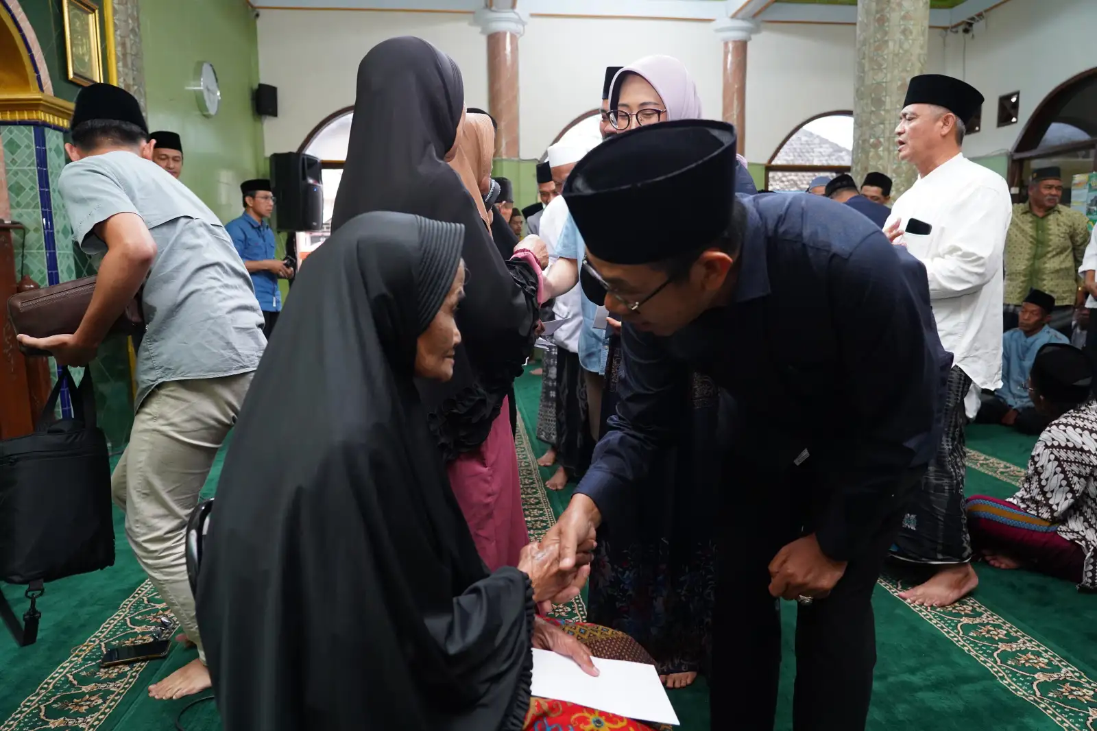 Safari Ramadhan, Nurochman Ajak Warga Torongrejo Jaga Kebersihan, Perkuat Kerukunan, dan Perlindungan Anak