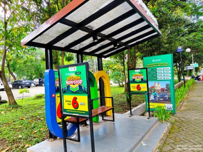 Mudahkan Mobilitas, Universitas Negeri Malang (UM) Hadirkan Grab Smart Shelter untuk Sivitas Akademika