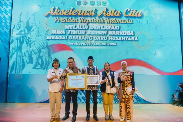 Wali Kota Batu Komitmen Berkelanjutan Berantas Narkoba; Diganjar Penghargaan dari BNN RI