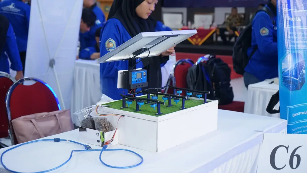Karya mahasiswa UMM Solar Powered Automatic Irrigation System berfungsi untuk membantu petani skala kecil menghemat air