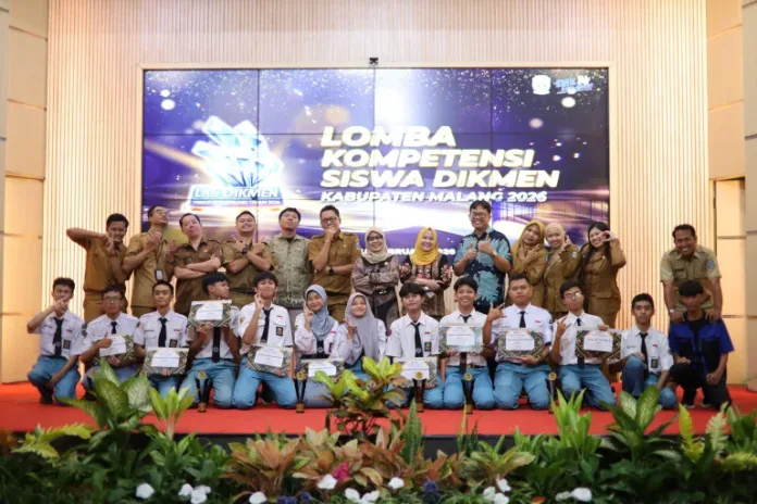 Hebat! SMKN 2 Singosari Raih Juara Umum 2 LKS Kabupaten Malang 2026, Jadi Kado Spesial Ulang Tahun Kepala Sekolah