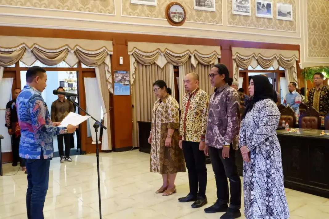 Ketua Umum IKA ITN Malang terpilih, Dr. Ir. Wahyu Hidayat, MM melantik pengurus inti IKA ITN Malang