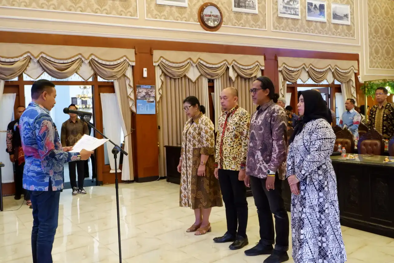 Resmi Dilantik di Balai Kota, Wali Kota Wahyu Hidayat Pimpin IKA ITN Malang Periode 2025-2030