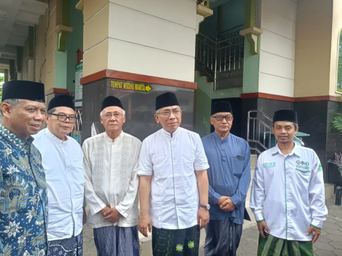Bertepatan Harlah 1 Abad NU, Gus Yahya Ziarah ke Makam Mbah Bungkuk, Terkesan Banyak Tokoh NU Dimakamkan di Bungkuk