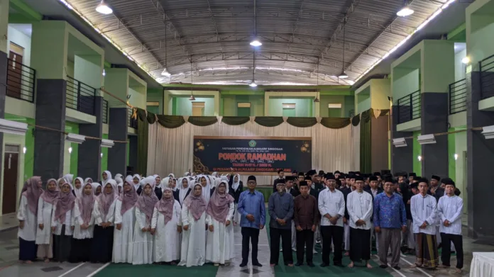 SMPI Almaarif 01 Singosari Gelar Pondok Pesantren, Tanamkan Kebersamaan dan Disiplin