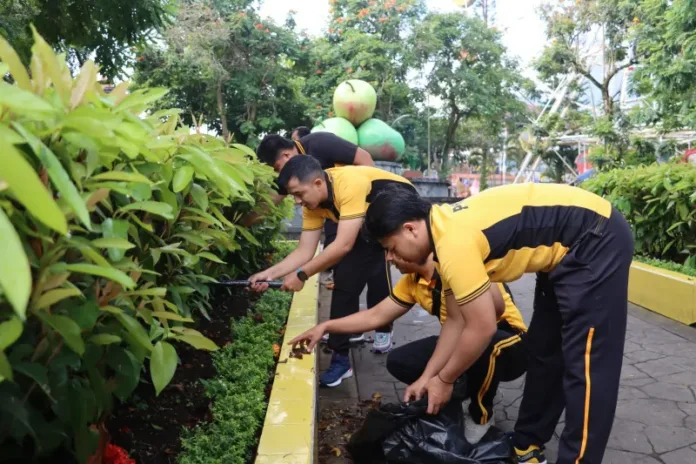 Sinergi Polres Batu dan Pemkot; Laksanakan Korve Massal di Alun-Alun, Implementasikan Gerakan Nasional “Indonesia ASRI”