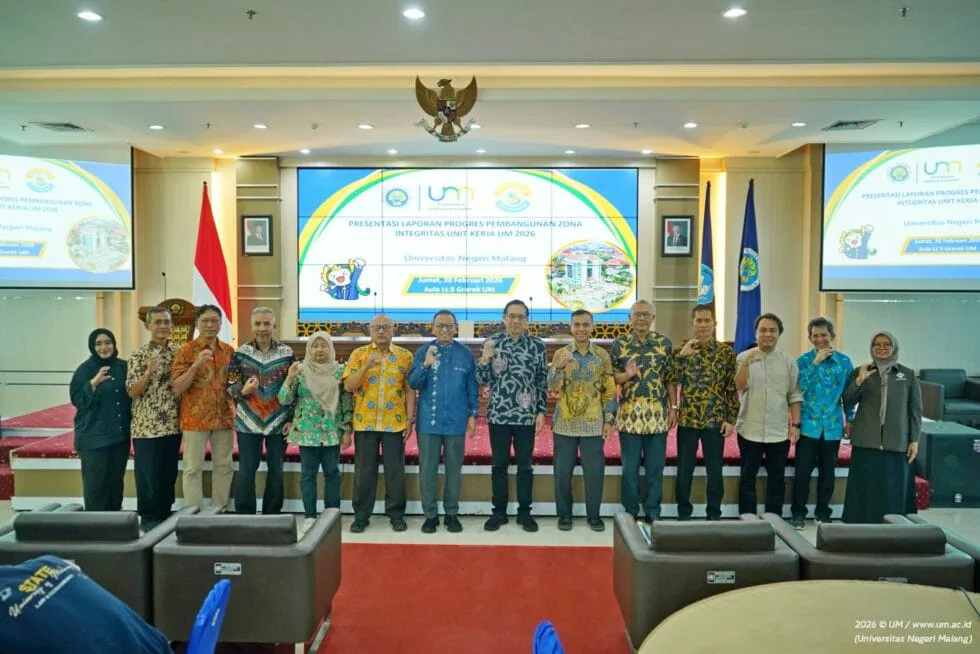 Rektor UM, Prof. Hariyono, M.Pd bersama para wakil rektor dan segenap pimpinan universitas