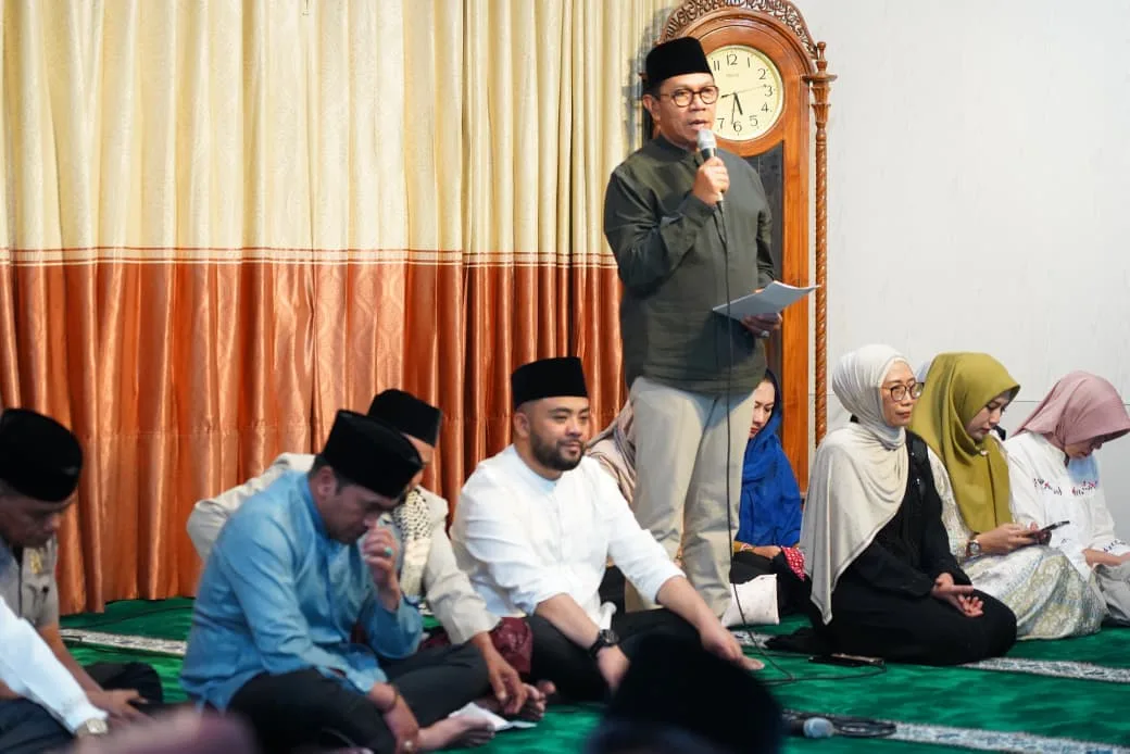Safari Ramadhan di Masjid Jami’ Darussalam Sumbergondo, Wali Kota Ajak Perkuat Silaturahmi dan Kepedulian Sosial Safari Ramadhan di Masjid Jami’ Darussalam Sumbergondo, Wali Kota Ajak Perkuat Silaturahmi dan Kepedulian Sosial