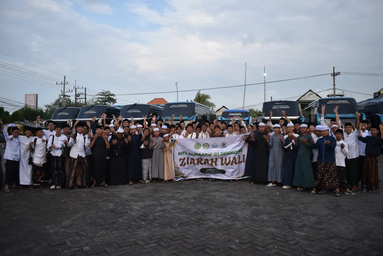 Jelang Ujian Akhir, Siswa MTs Almaarif 01 Singosari Gelar Ziarah Wali 5