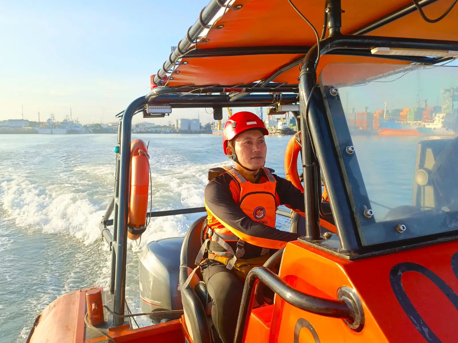 Tim SAR Gabungan Berhasil Temukan Korban Tenggelam di Perairan Dermaga Jamrud Selatan Korban Tenggelam