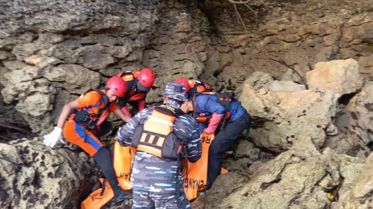 Tim SAR Gabungan Berhasil Temukan Attaya di Pantai Sine Tulungagung