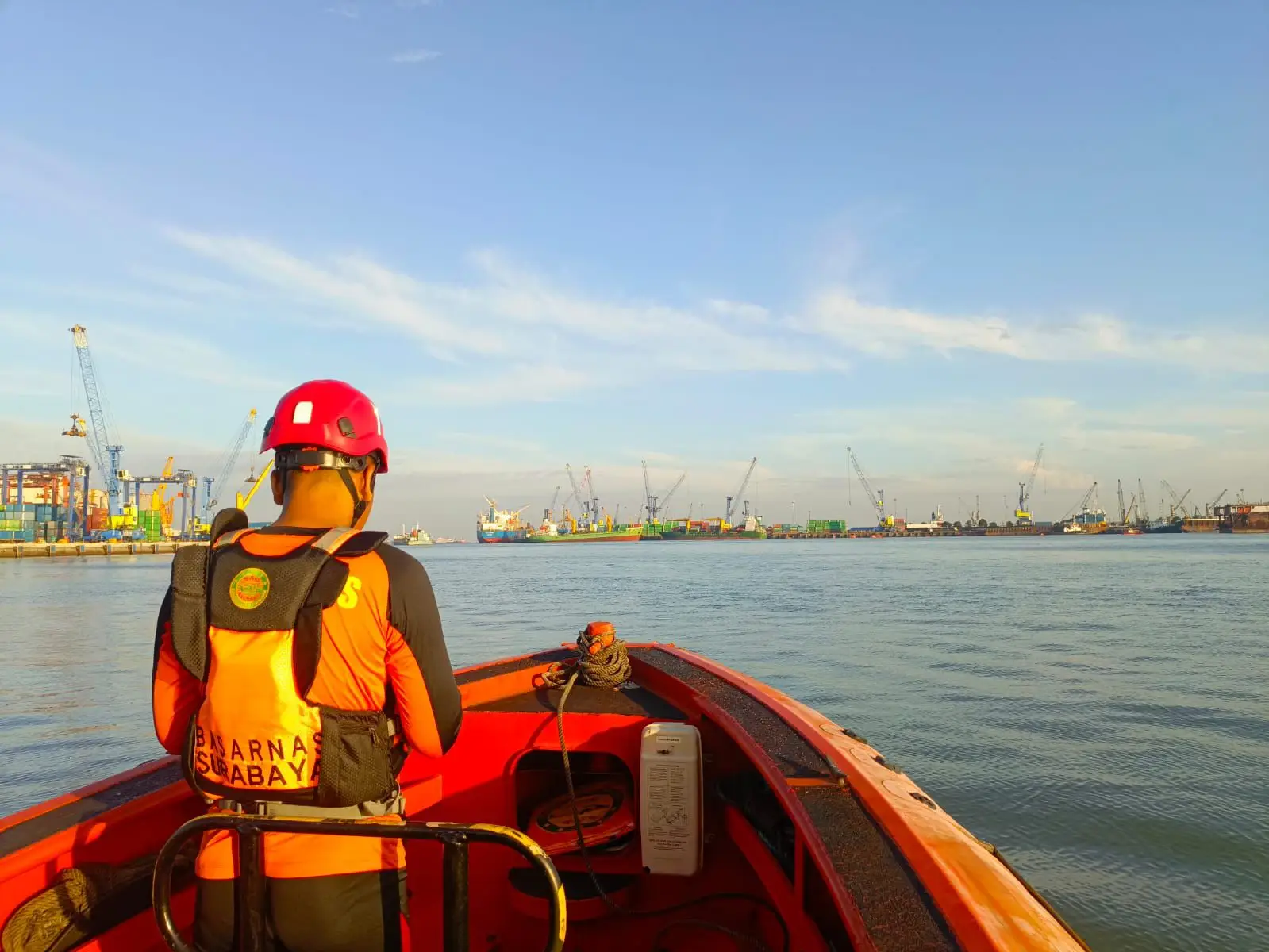 Tim SAR Gabungan Berhasil Temukan Korban Tenggelam di Perairan Dermaga Jamrud Selatan Korban Tenggelam