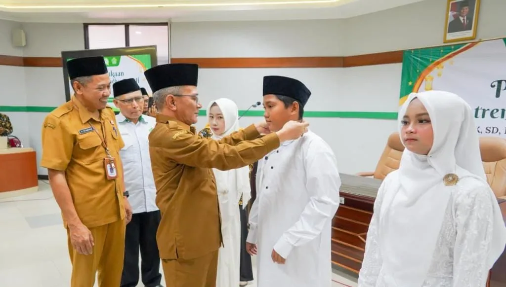 Wakil Bupati Pasuruan, Shobih Asrori secara simbolis meresmikan Pondok Ramadhan 1447 H Kabupaten Pasuruan