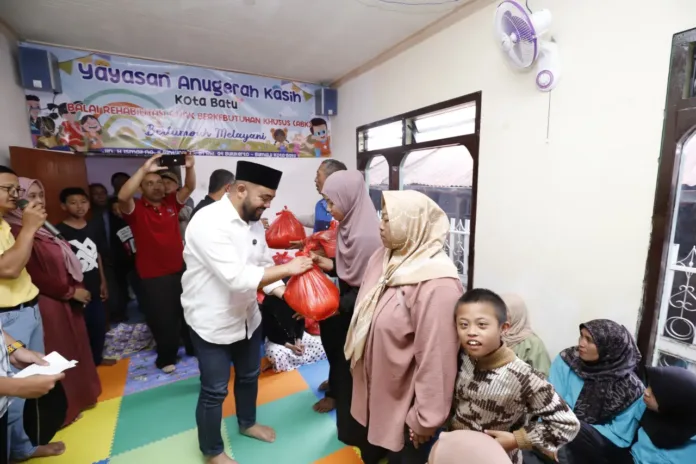 Heli Suyanto Hadiri Penyerahan Paket Sembako di Yayasan Anugerah Kasih