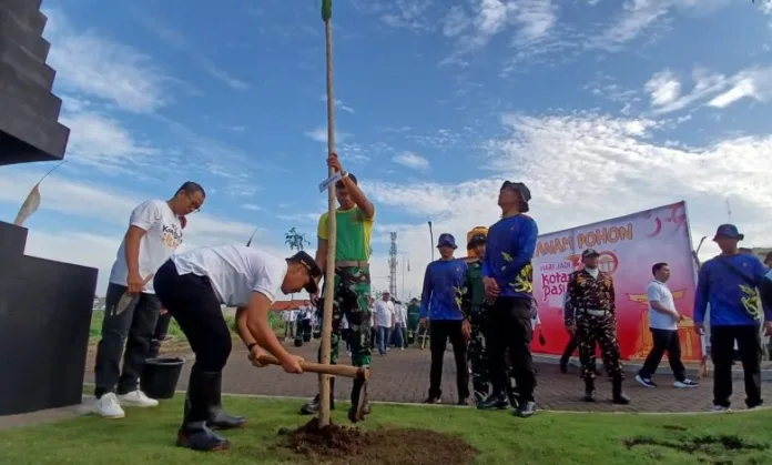HUT ke-340 Kota Pasuruan, Wali Kota Mas Adi Pimpin Tanam 100 Pohon di Panggungrejo