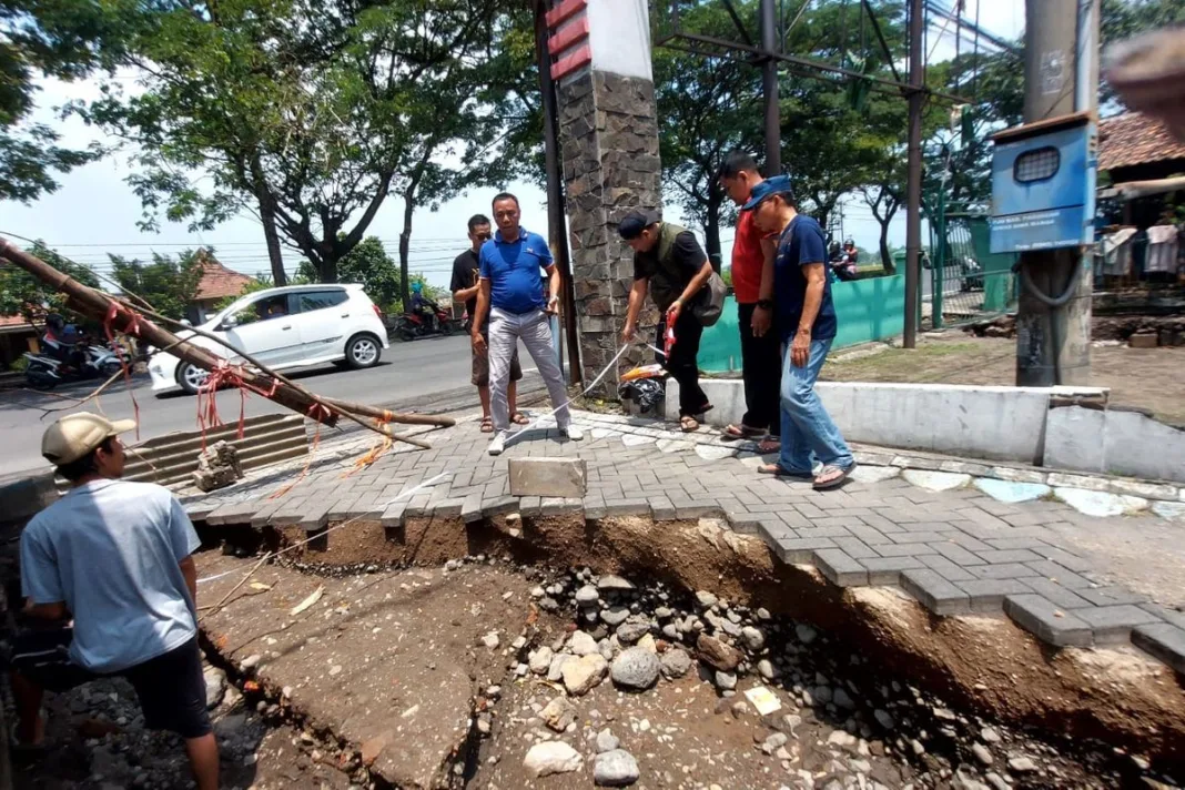 Akses Warga Terputus, Pemkab Pasuruan Kebut Perbaikan Jalan Terdampak Banjir