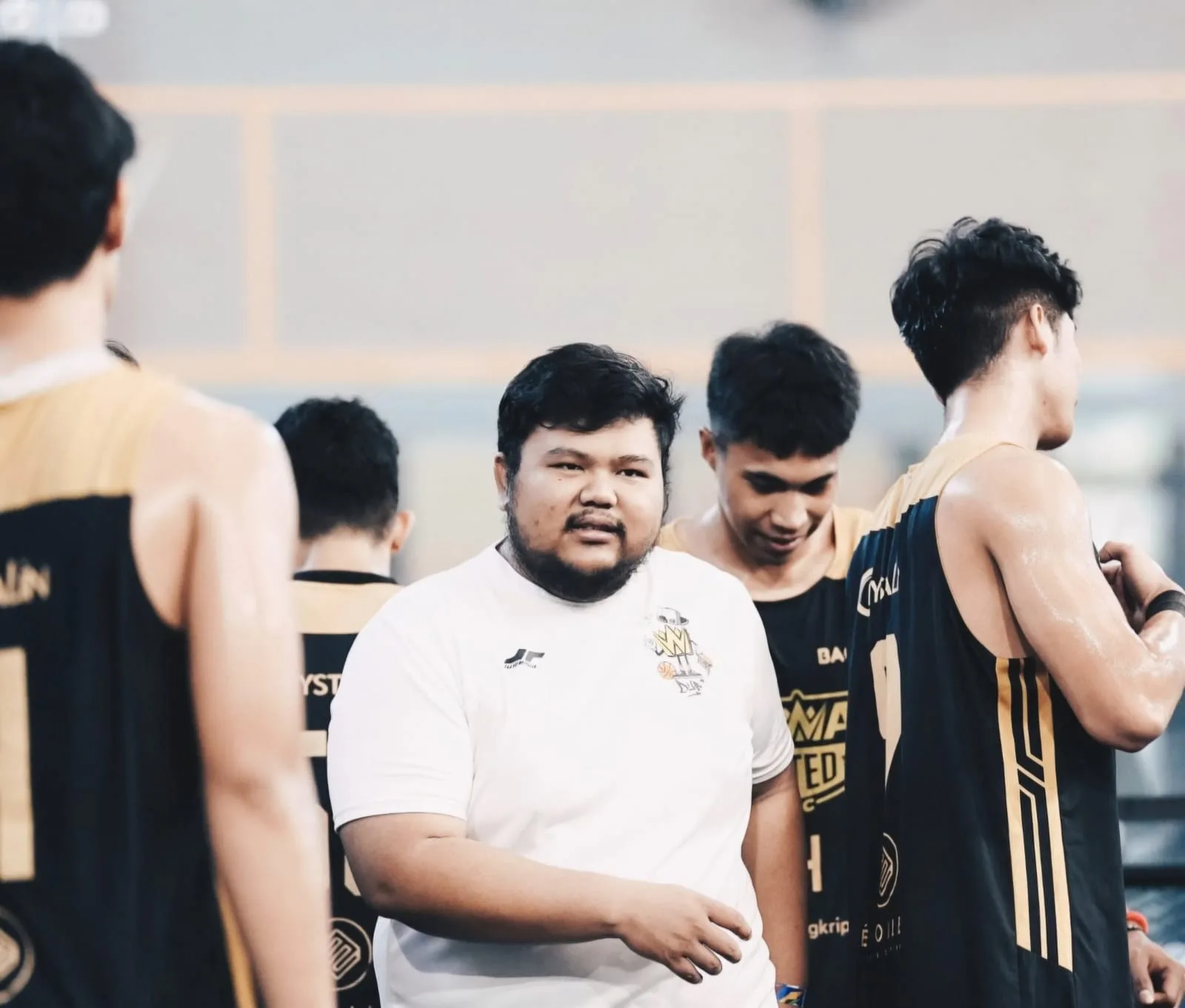 Perkuat Dewa United Basketball, Alumnus UMM Fauzan Algifari Jadi Tenaga Ahli Fisioterapi IBL 2026
