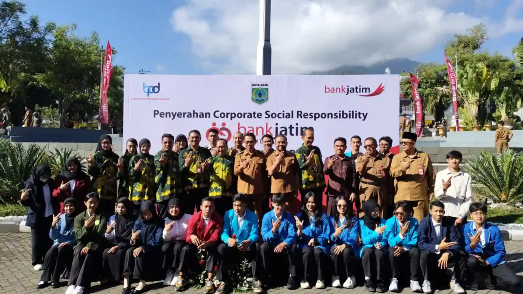 Bank Jatim salurkan CSR ke Pemkot Batu di Balai Kota Among Tani Batu pagi