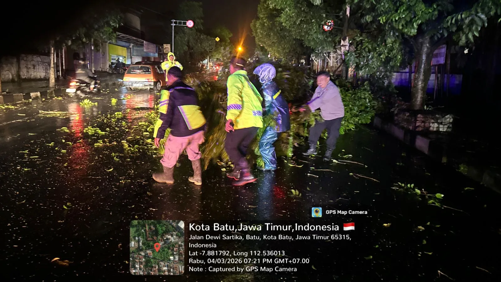 Batu Dikepung Pohon Tumbang, 31 Titik Terdampak Akibat Cuaca Ekstrem