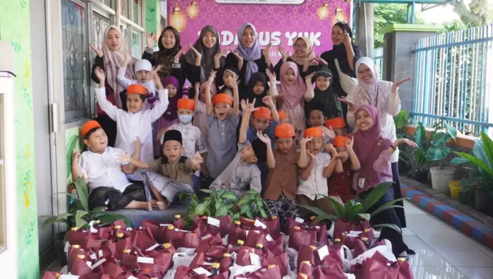 Ramadan Penuh Cinta TK Islam Sabilillah Malang 1: Cetak Pemimpin Berempati Ramadan Penuh Cinta TK Islam Sabilillah Malang 1: Cetak Pemimpin Berempati