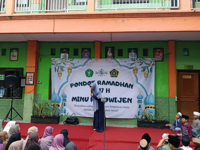 Hadirkan Pendongeng Inspiratif, Tanamkan Teladan Sifat Nabi pada Siswa Hadirkan Pendongeng Inspiratif, Tanamkan Teladan Sifat Nabi pada Siswa