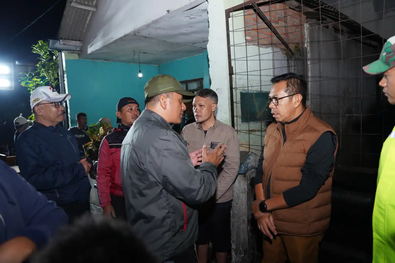 Gerak Cepat Wali Kota Nurochman Tinjau Lokasi Banjir Di Desa Punten