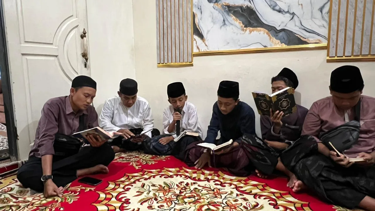 MTs Almaarif Singosari Sukses Gelar Tadarus Keliling (Darling)